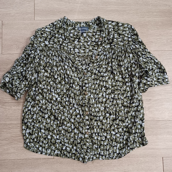 Democracy 3/4 Sleeve Camo Leopard Print Smocked Blouse - Picture 12 of 12